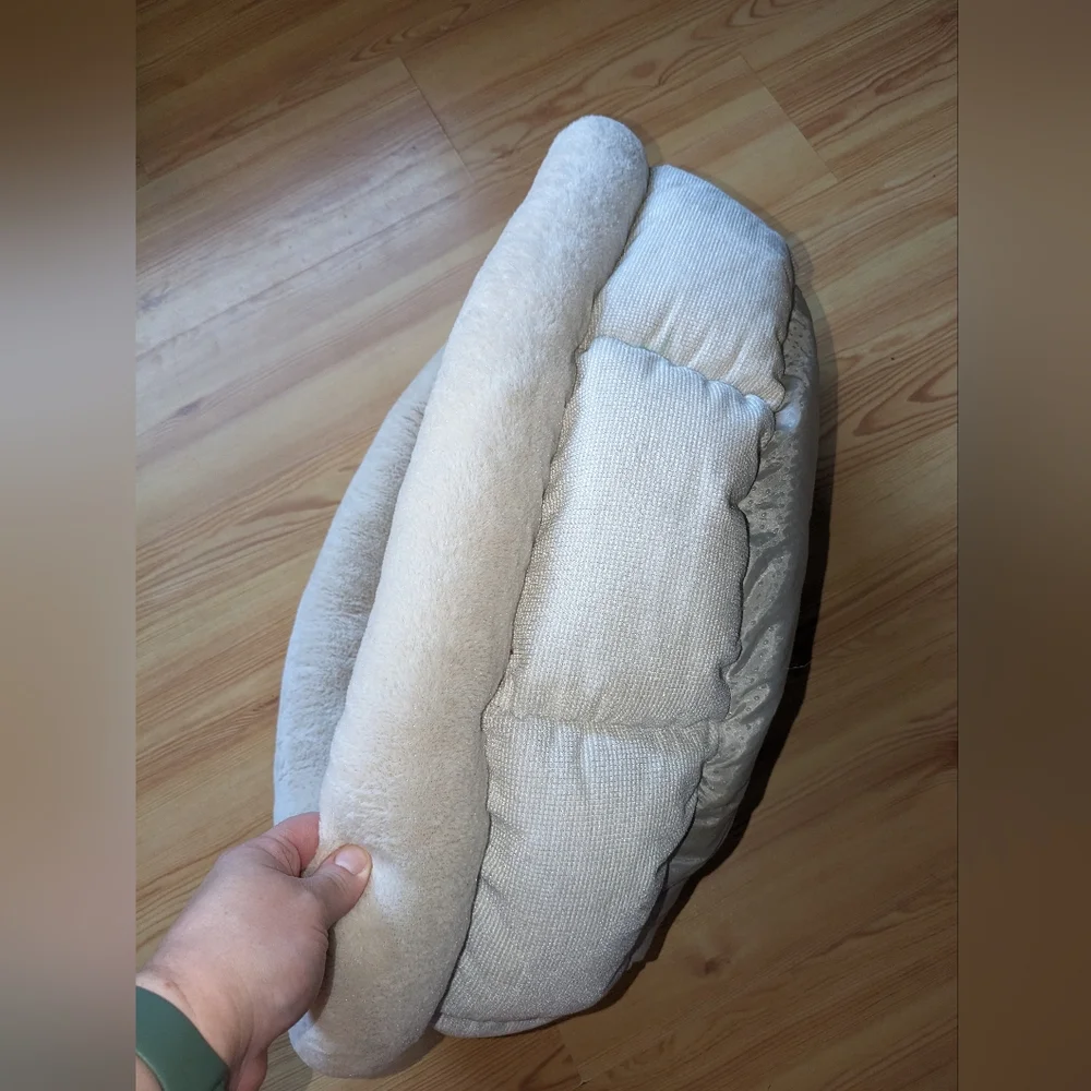 Like New Cat Bed